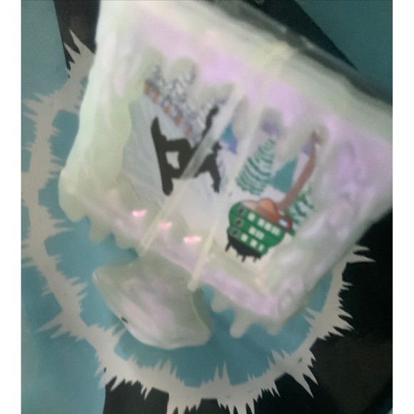 Monster High Doll Abbey Bominable BED of ICE Dead Tired Add-On Furniture PlaySet - Picture 5 of 6